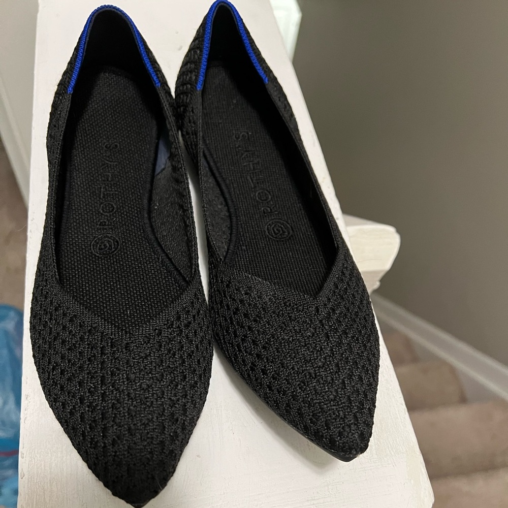 Rothy’s Black Honeycomb Point